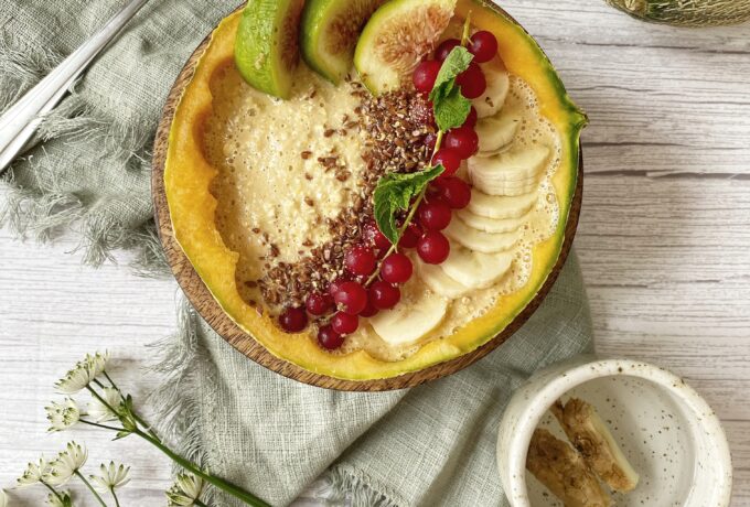 Cantaloupe smoothie bowl 5